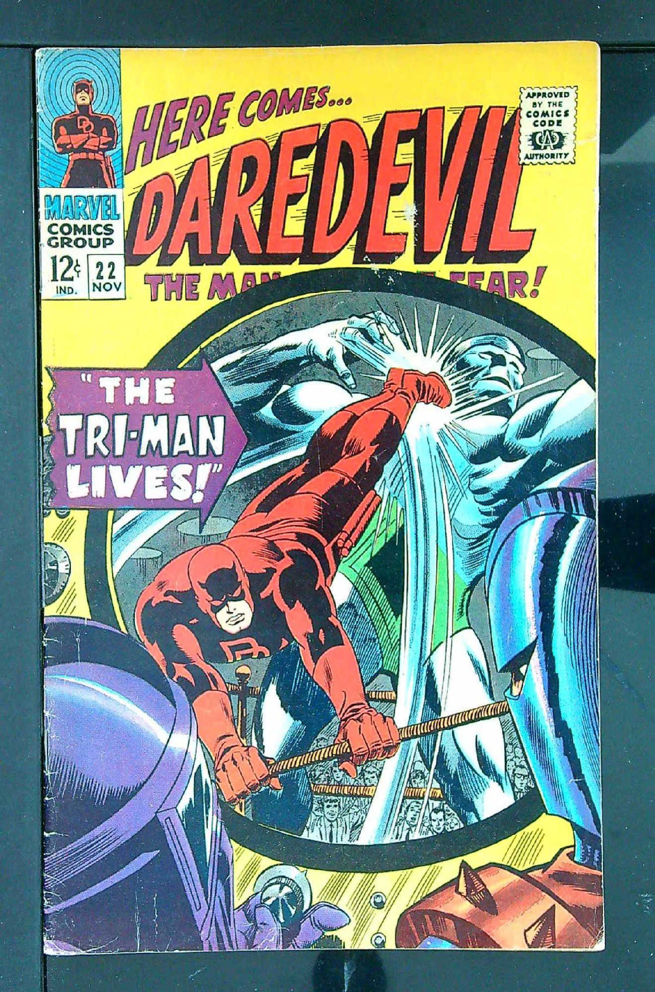 ACTUAL SCAN OF COMIC!<br>Distribution Stamp on Cover - See Scan Cover of Daredevil (Vol 1) #22. One of 250,000 Vintage American Comics on sale from Krypton!