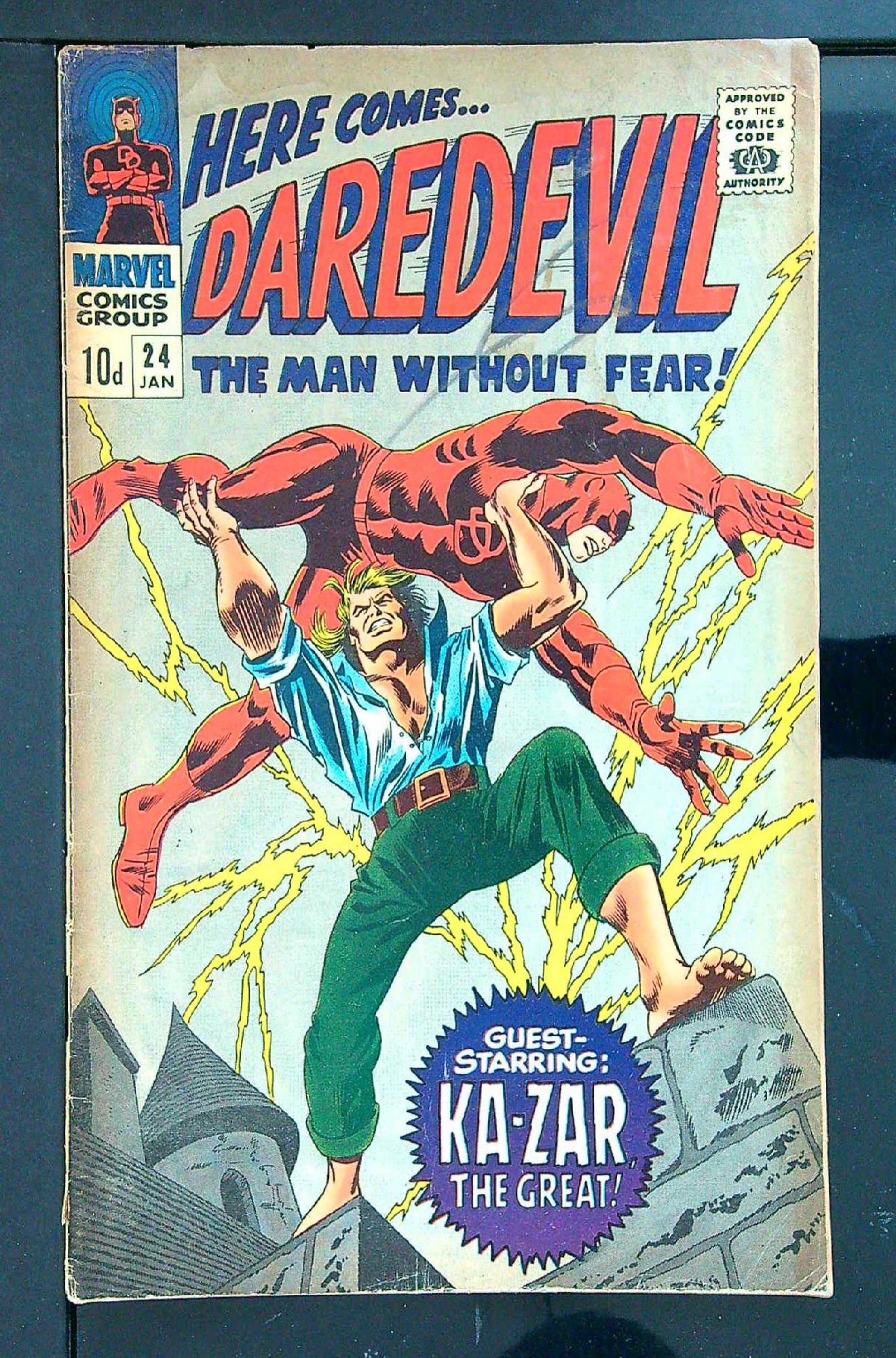 ACTUAL SCAN OF COMIC!<br>Pencil on Cover - See Scan Cover of Daredevil (Vol 1) #24. One of 250,000 Vintage American Comics on sale from Krypton!