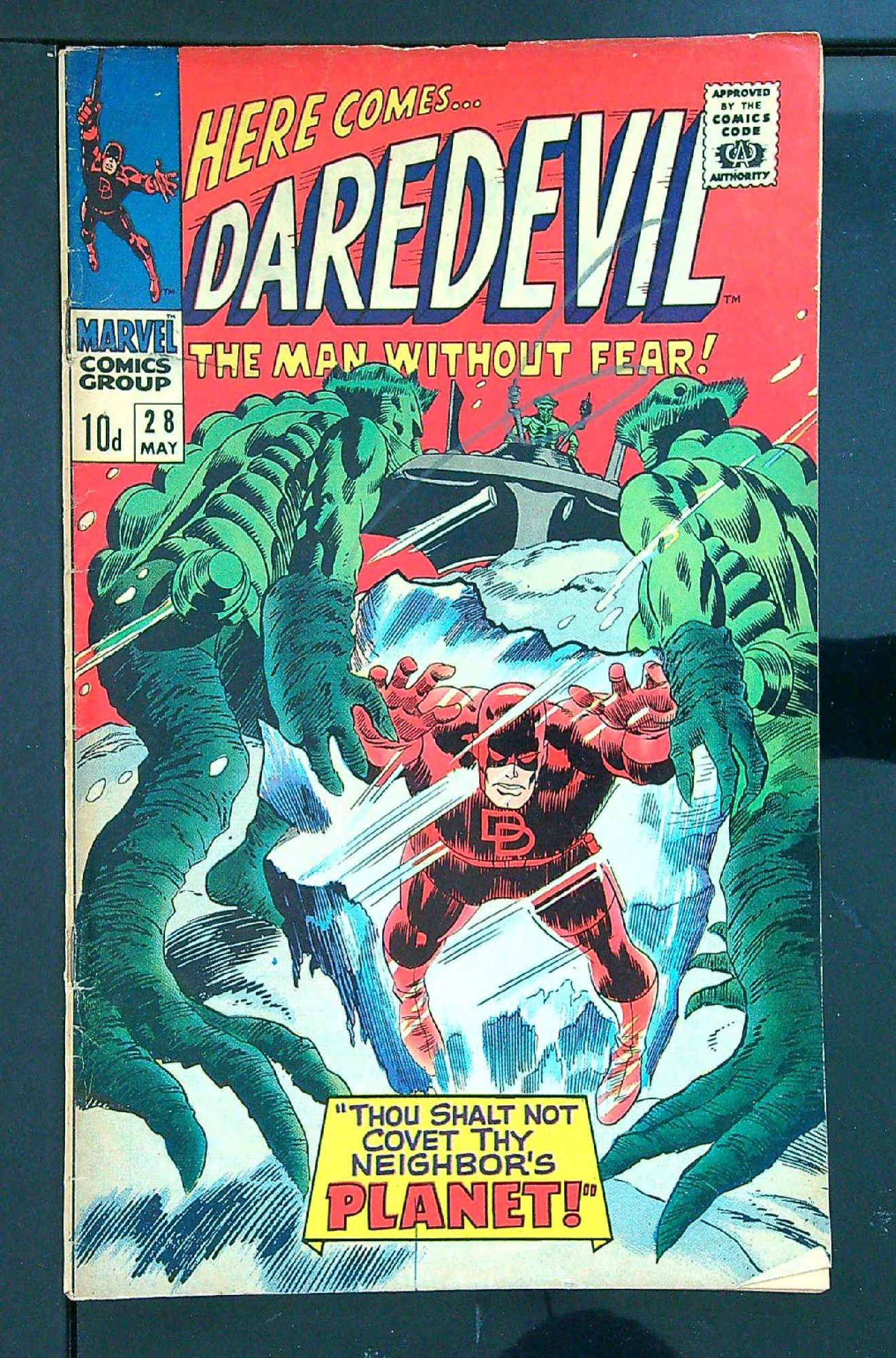 ACTUAL SCAN OF COMIC!<br>Pencil on Cover - See Scan Cover of Daredevil (Vol 1) #28. One of 250,000 Vintage American Comics on sale from Krypton!