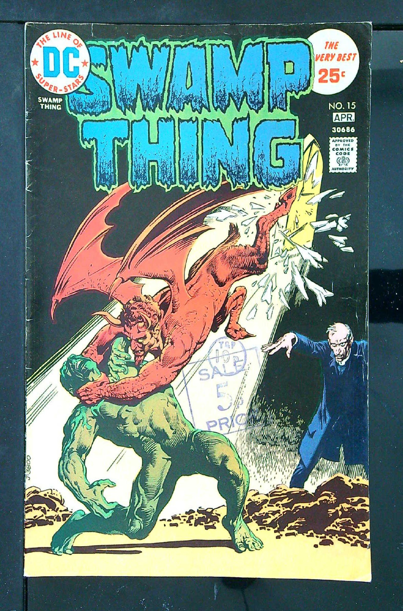 ACTUAL SCAN OF COMIC!<br>Distribution Stamp on Cover - See Scan Cover of Swamp Thing (Vol 1) #15. One of 250,000 Vintage American Comics on sale from Krypton!